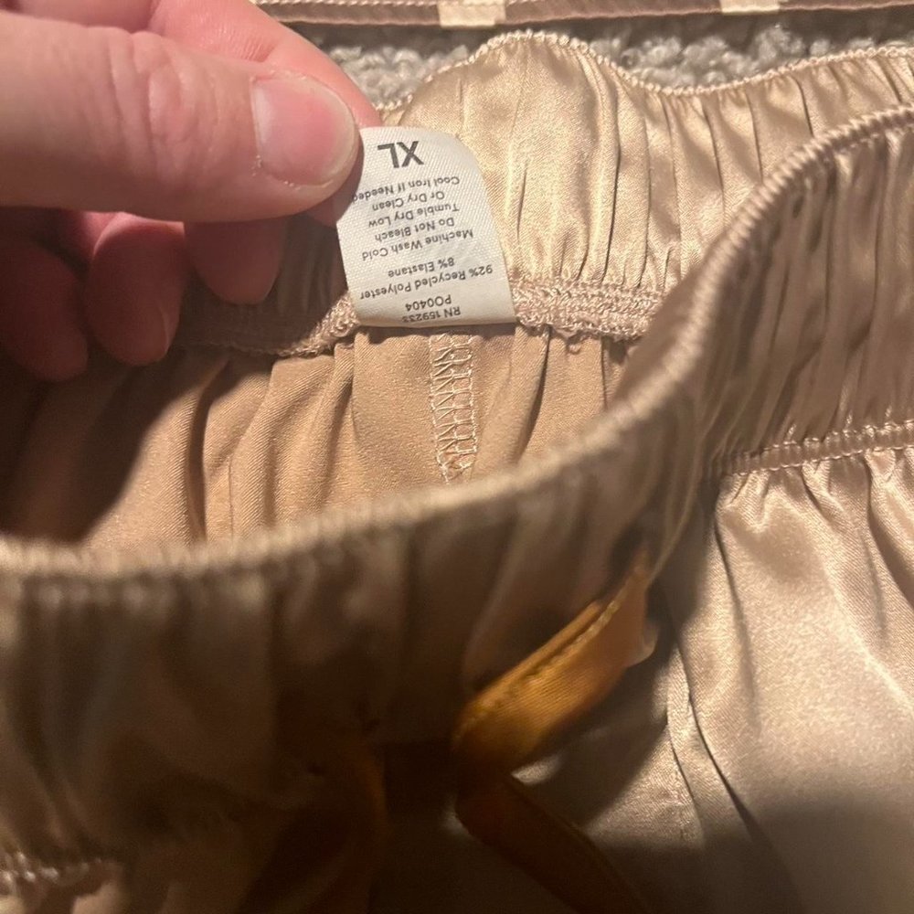 Parade sleep set Tan shorts and pixel top - Picture 4 of 5